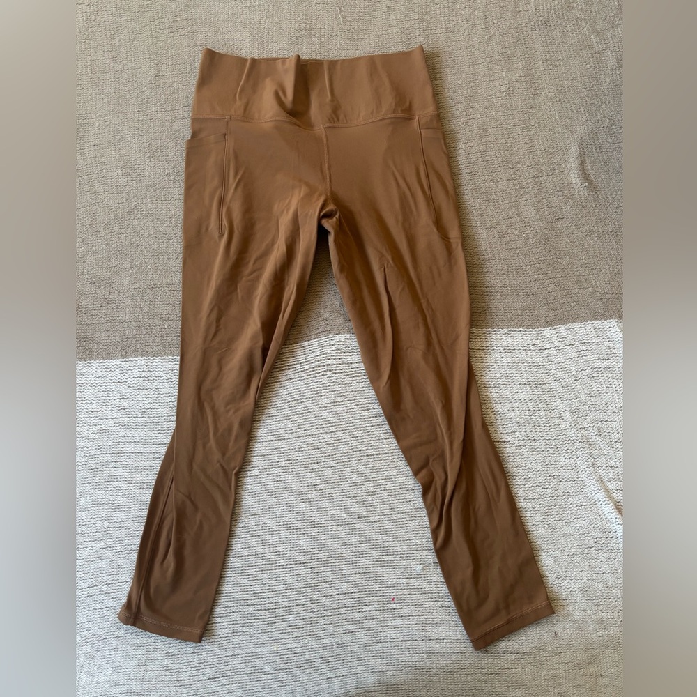 Athleta Salutation Stash Tight Brown Legging Capri